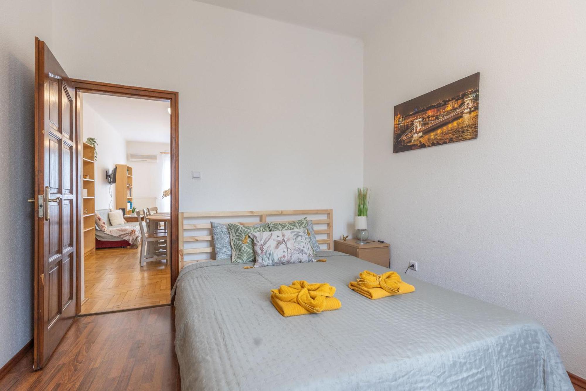 Riverside Balcony Apartment With View To Danube Budapeste Exterior foto