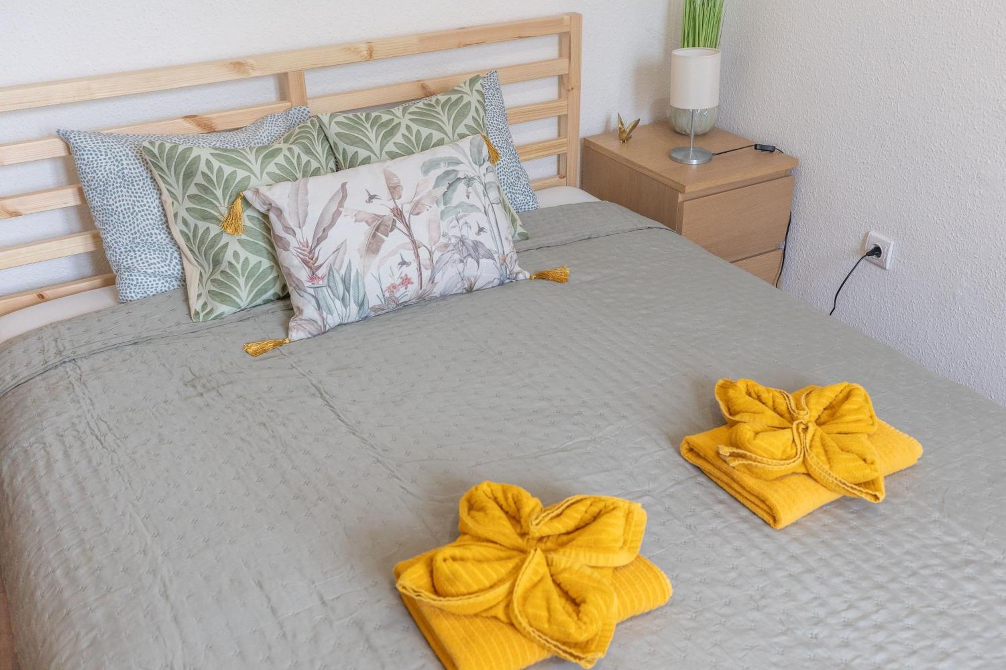 Riverside Balcony Apartment With View To Danube Budapeste Exterior foto