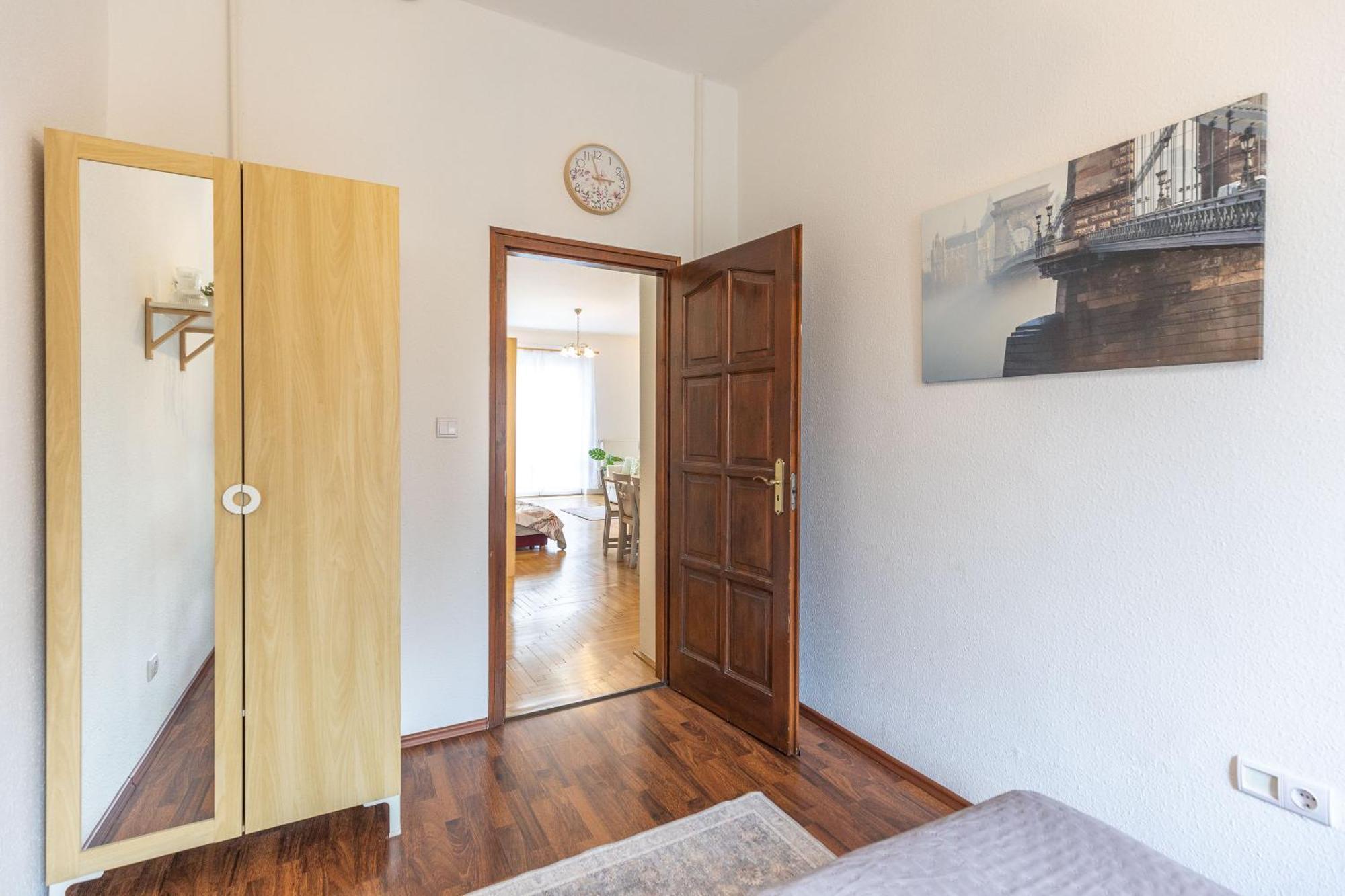 Riverside Balcony Apartment With View To Danube Budapeste Exterior foto